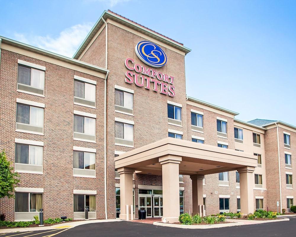 Holiday Inn Express & Suites Milwaukee Nw - Park Place By Ihg Екстериор снимка